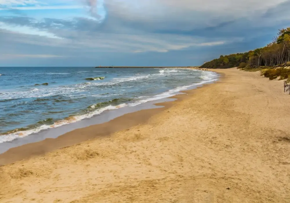 Plaża w Lubiatowie - jak zaplanować spokojny dzień nad morzem