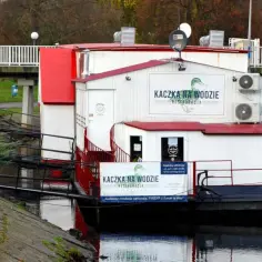 Kaczka na wodzie, restauracja z kuchnią, która obiecuje kuchenne rewolucje.