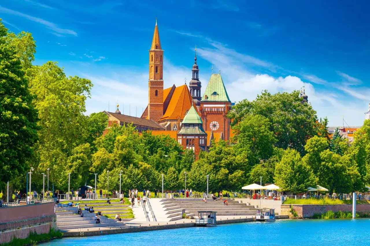 Wrocławskie katedry i zielone tereny nad Odrą. Ciekawostki o Wrocławiu czekają na odkrycie w tym malowniczym zakątku.