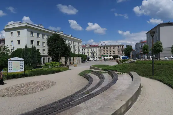 Plac Artystów Kielce - Czy to tylko skwer? Odkryj jego potencjał!