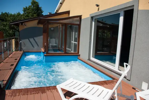 Basen w Stegnie - Aquapark czy relaks? Sprawdź zanim pojedziesz!