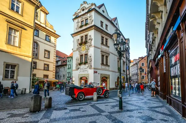 Złota Uliczka Praga - Odkryj sekrety i uniknij tłumów