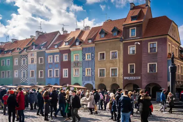Poznań Główny – Stary Rynek: Jak dojechać? Spacer czy tramwaj?